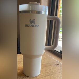 Stanley Quencher H2.0 FlowState Tumbler Soft Matte Dune 40oz